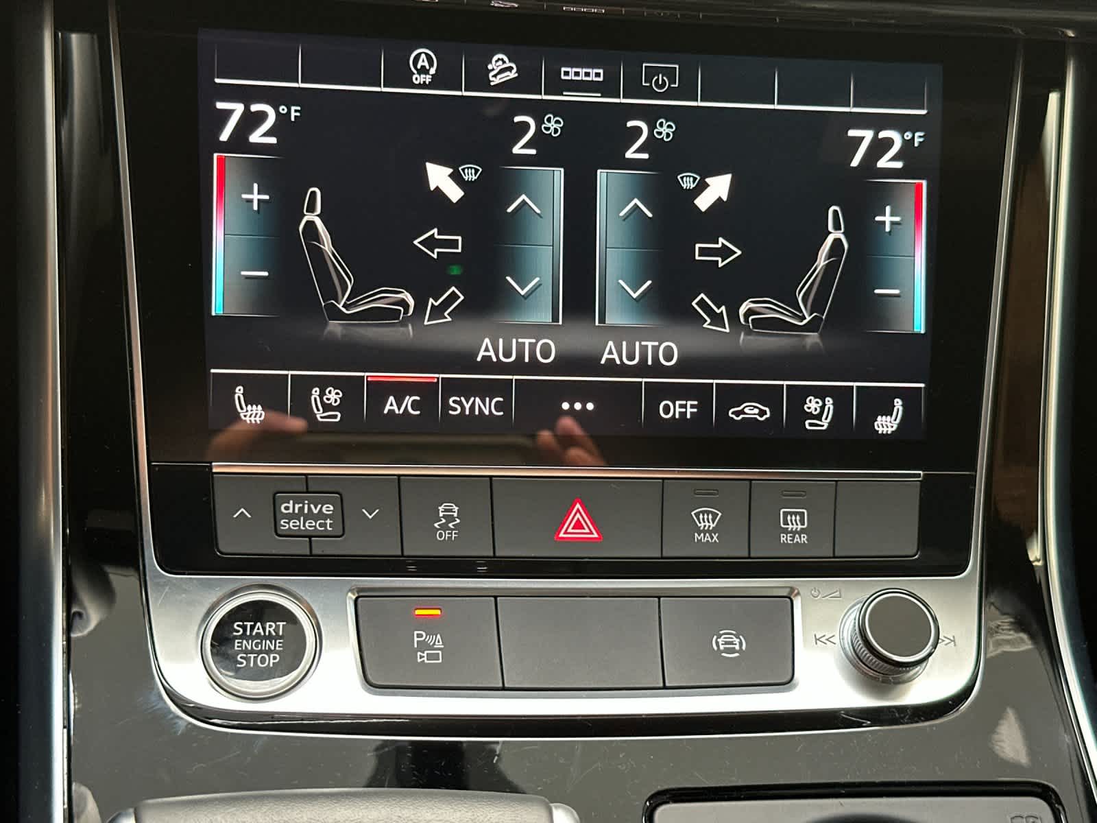 Thumbnail: 2025 Audi Q8 - 21