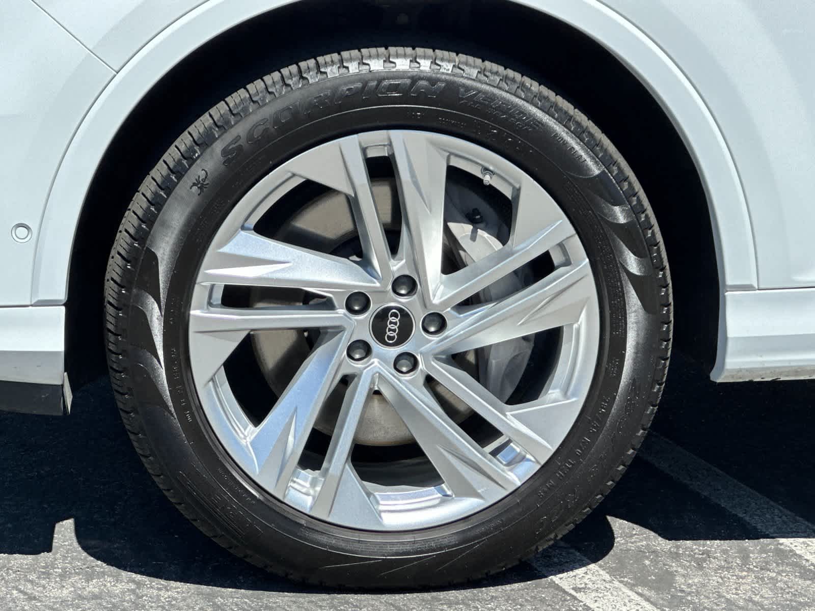 Thumbnail: 2023 Audi Q7 - 27