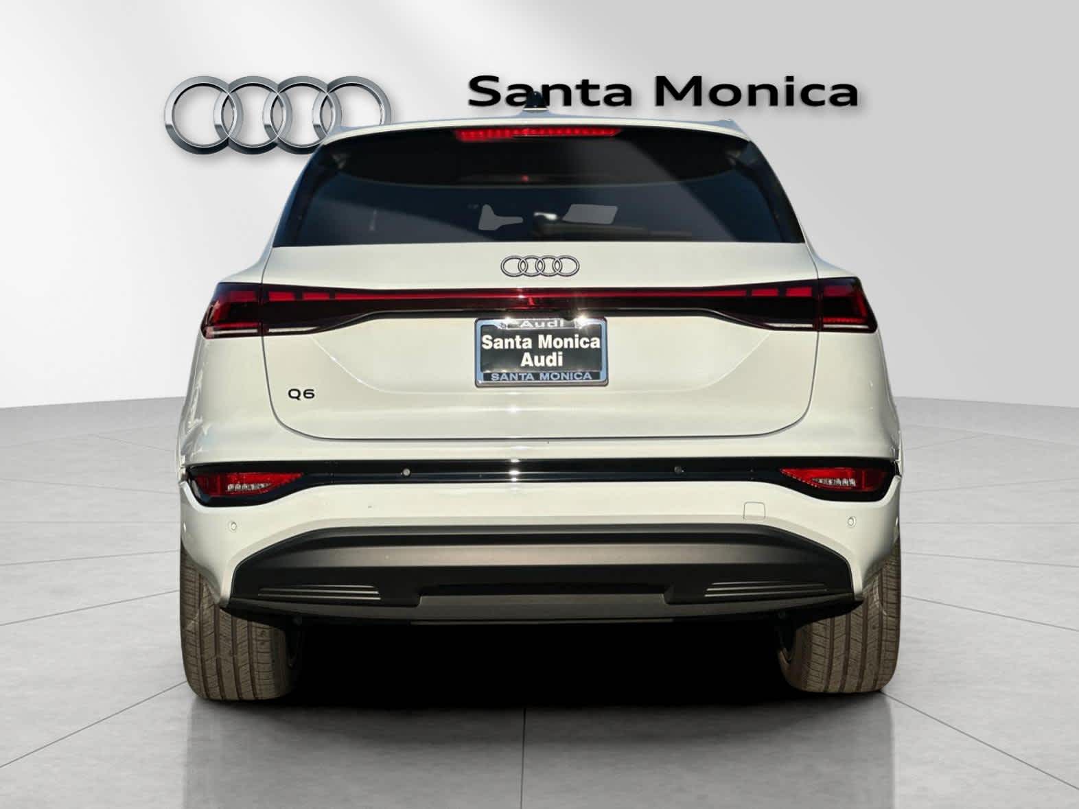 Thumbnail: 2025 Audi Q6 e-tron - 7
