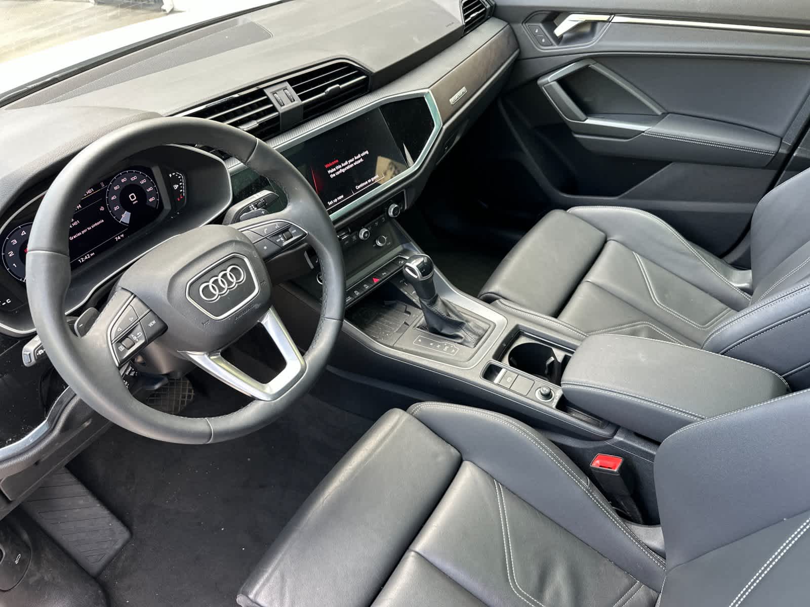 Thumbnail: 2025 Audi Q3 - 11