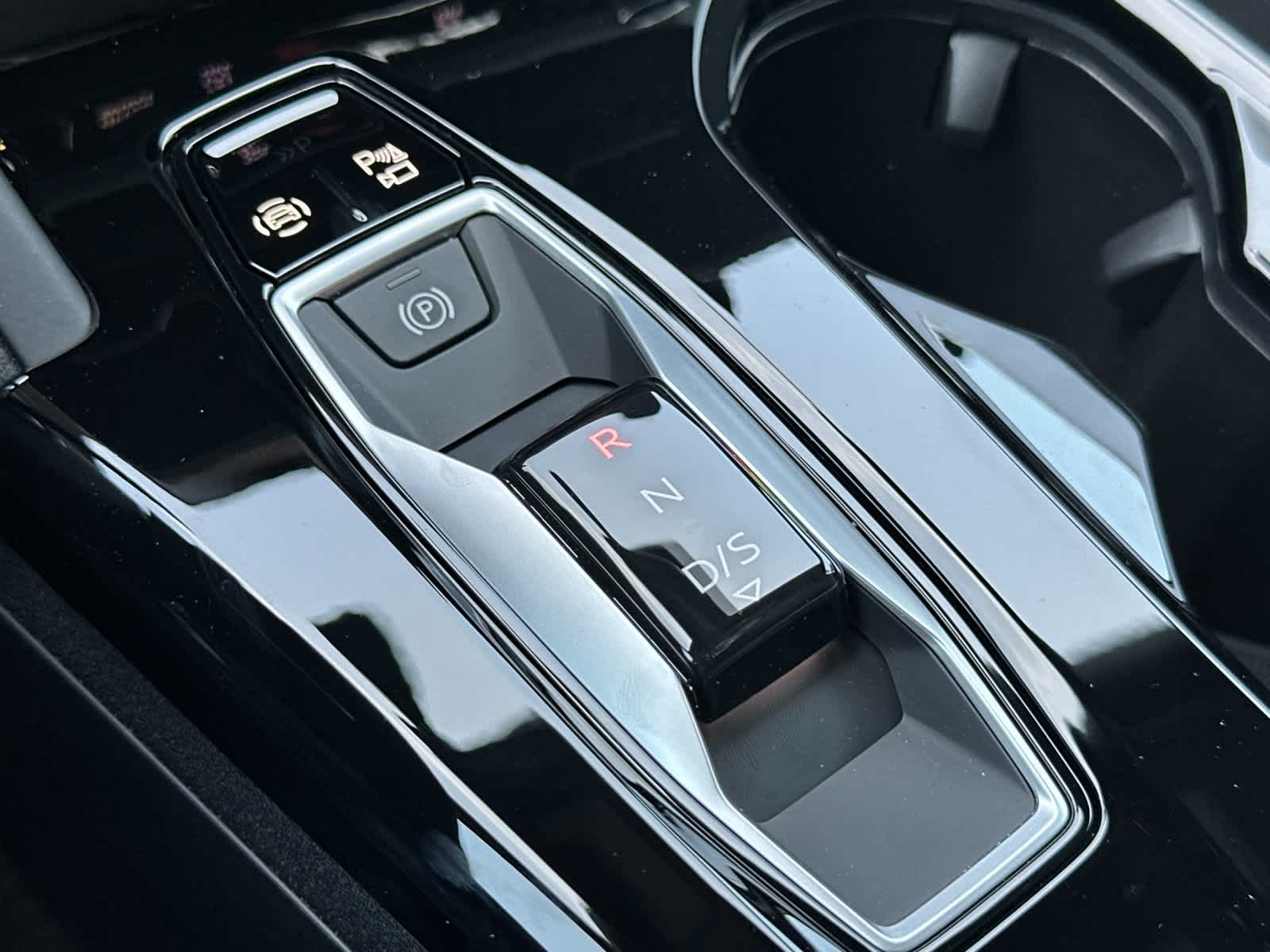 Thumbnail: 2026 Audi SQ5 - 22