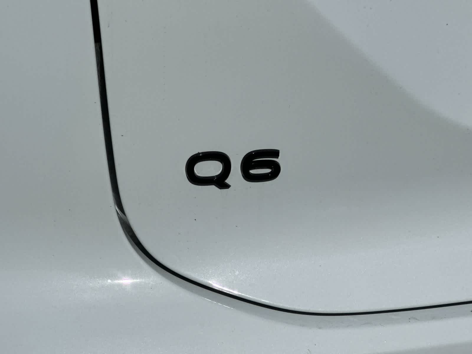 Thumbnail: 2025 Audi Q6 e-tron - 28