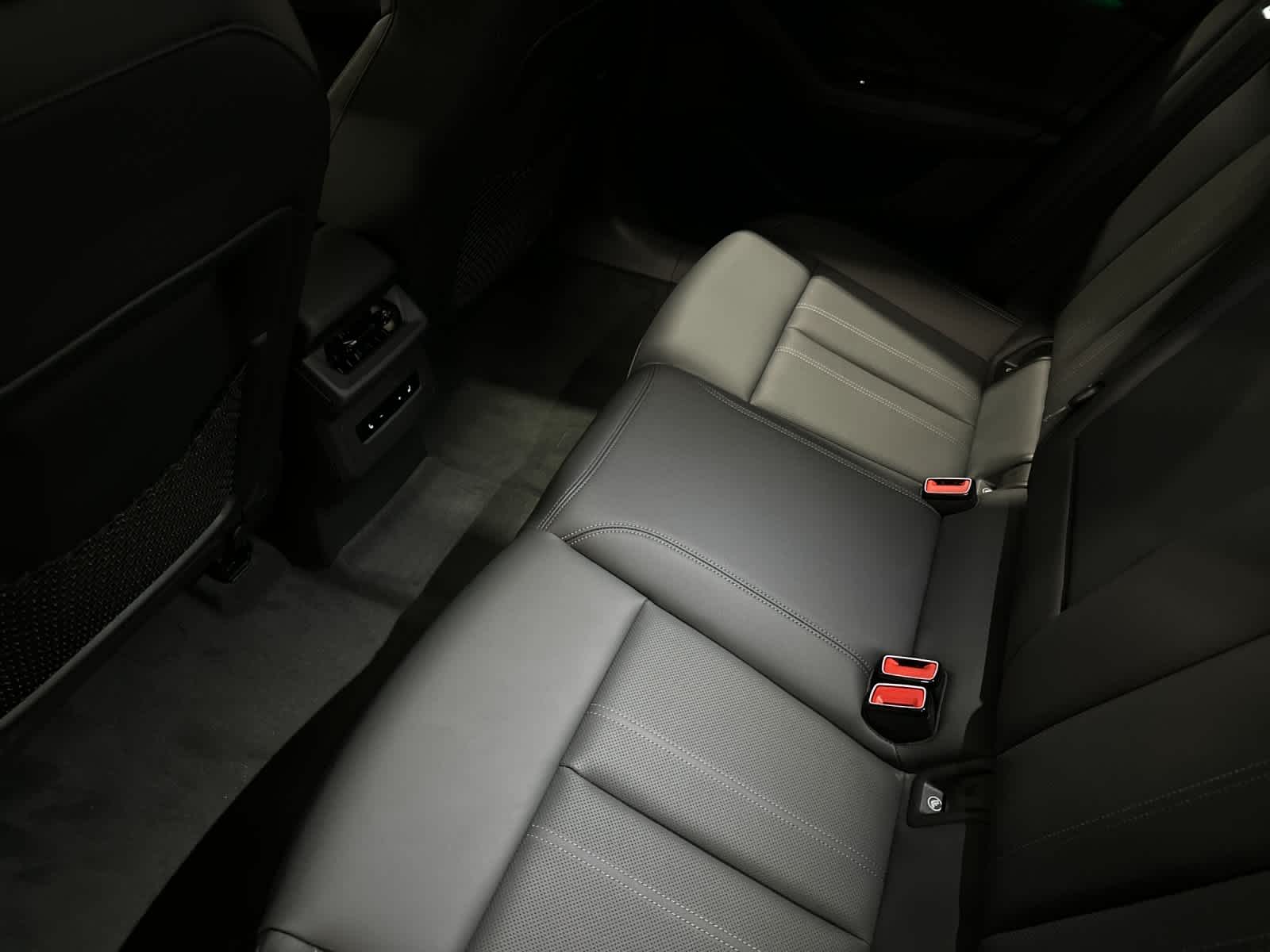 Thumbnail: 2025 Audi e-tron - 4