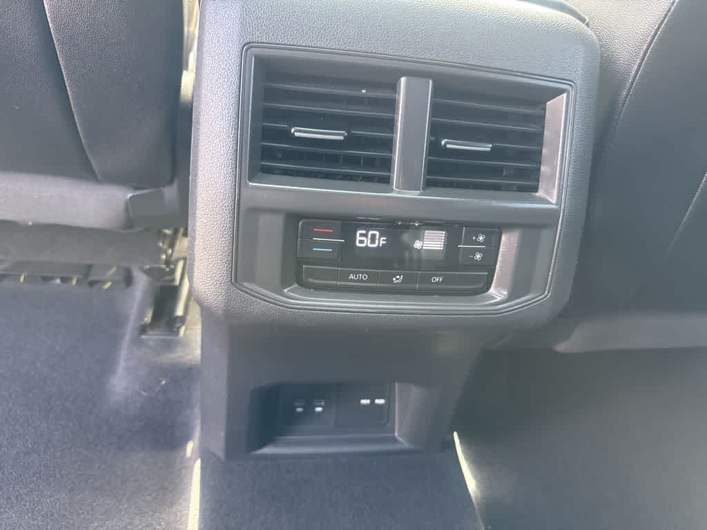 Thumbnail: 2021 Volkswagen Atlas - 31