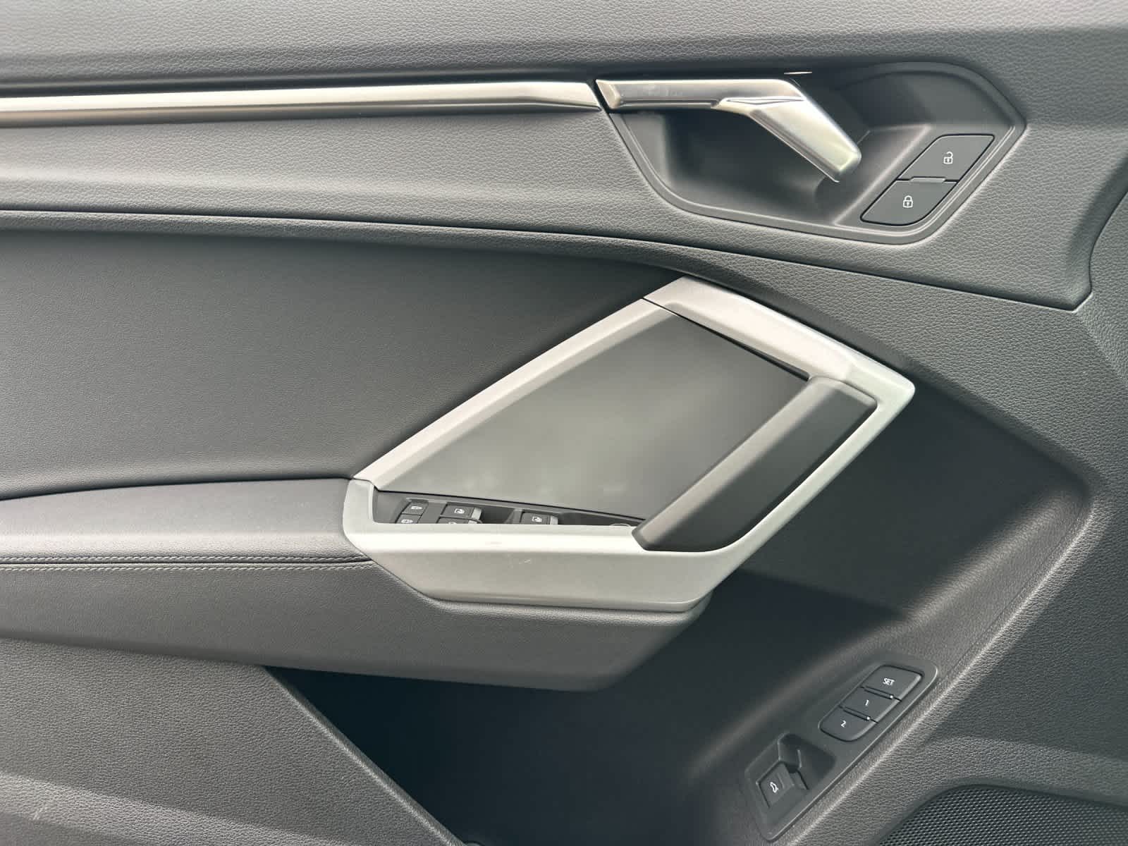 Thumbnail: 2024 Audi Q3 - 12