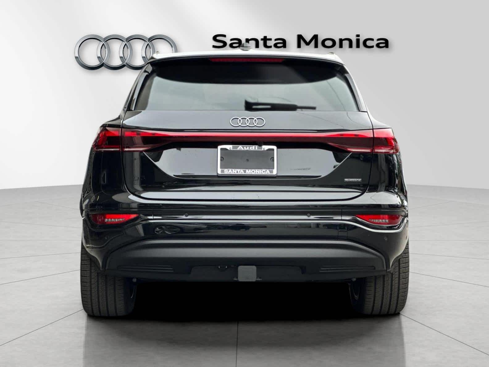 Thumbnail: 2025 Audi Q6 e-tron - 7