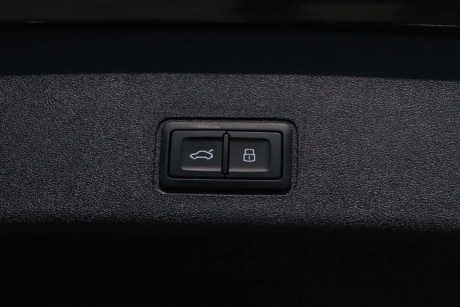 Thumbnail: 2026 Audi Q3 - 35