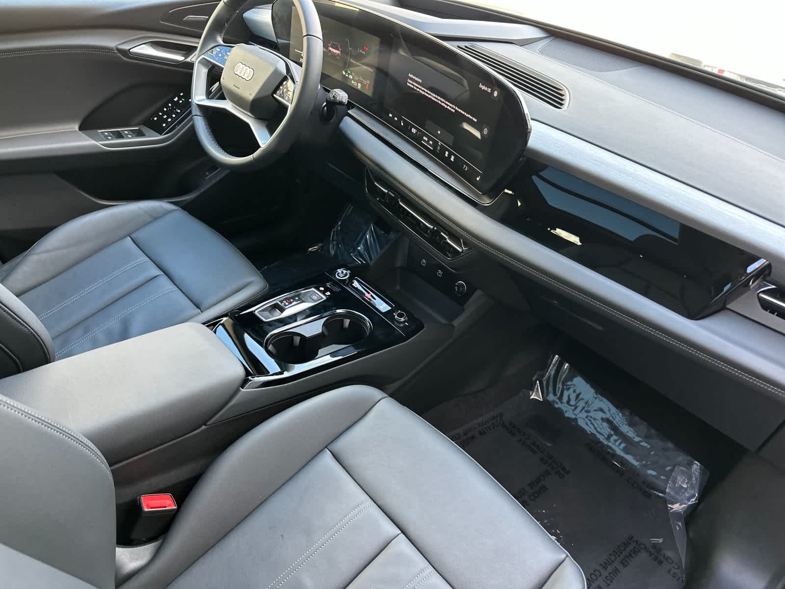 Thumbnail: 2025 Audi Q6 e-tron - 16