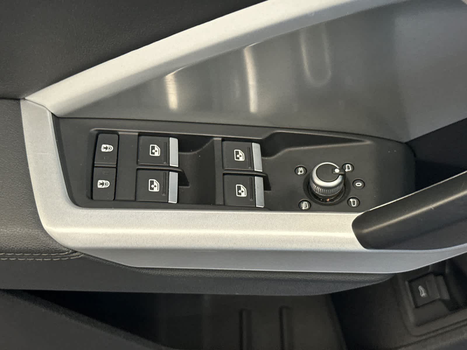 Thumbnail: 2023 Audi Q3 - 13