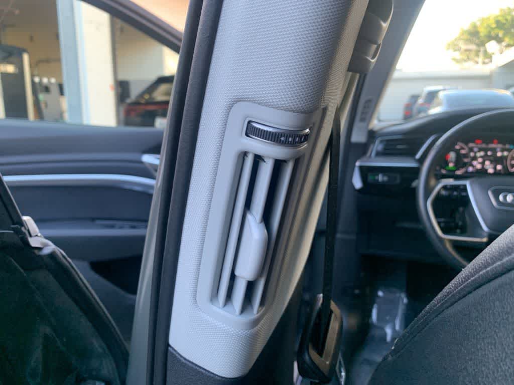 Thumbnail: 2024 Audi Q8 e-tron - 32