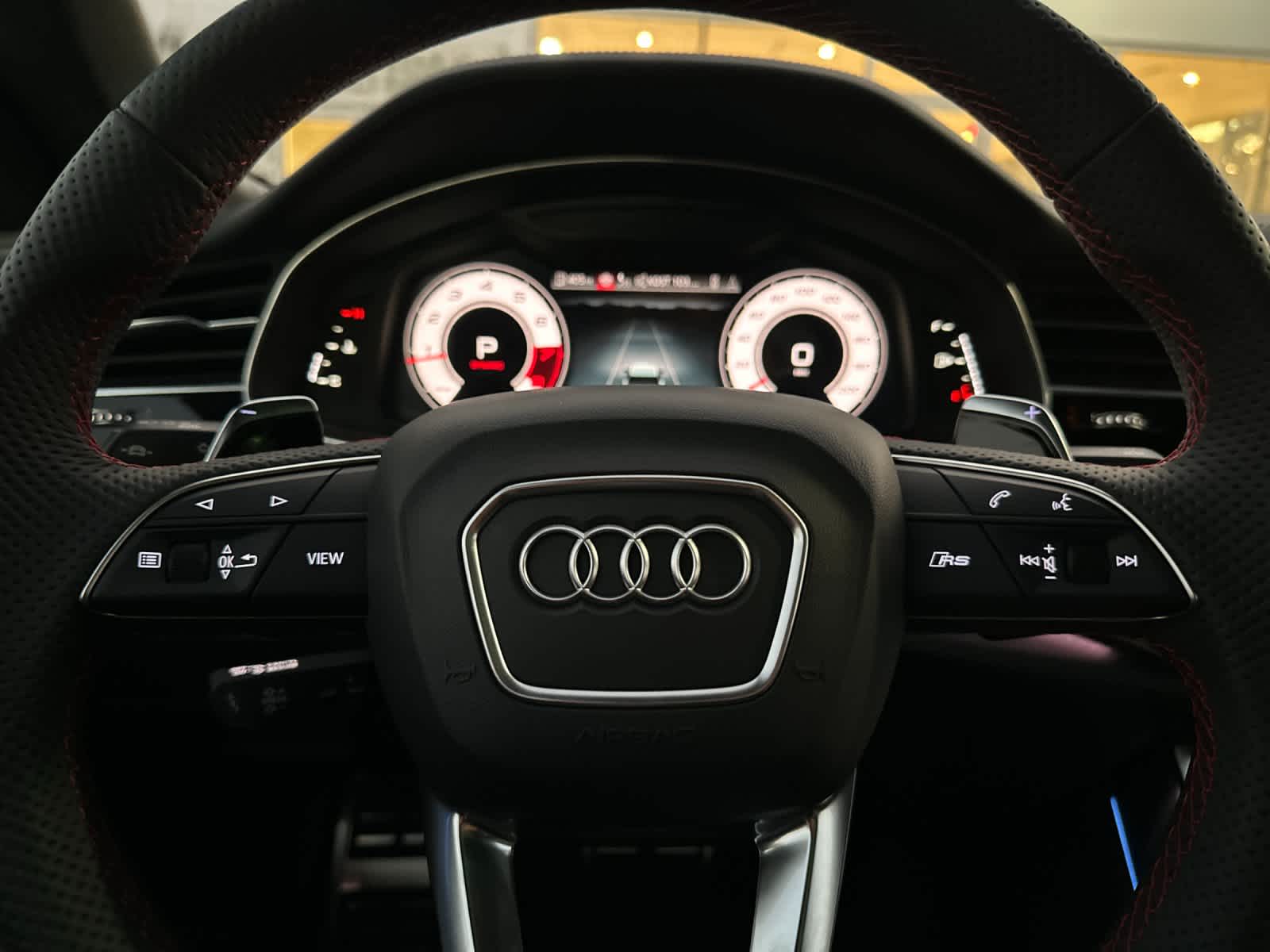 Thumbnail: 2025 Audi RS Q8 - 24