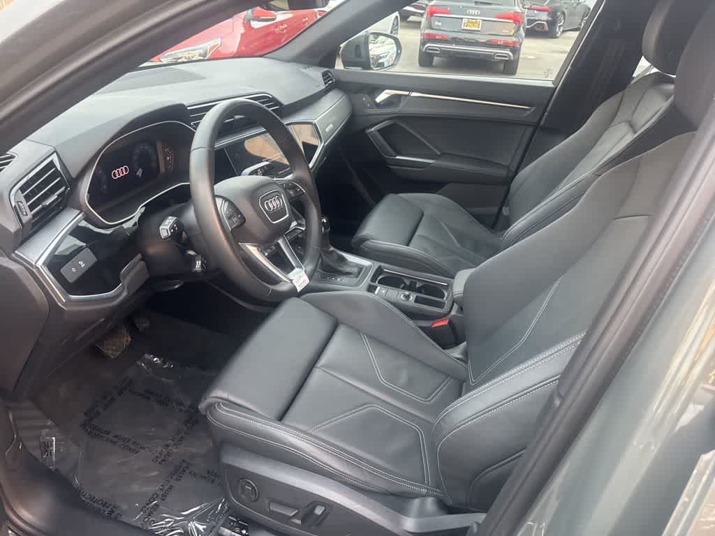 Thumbnail: 2024 Audi Q3 - 11