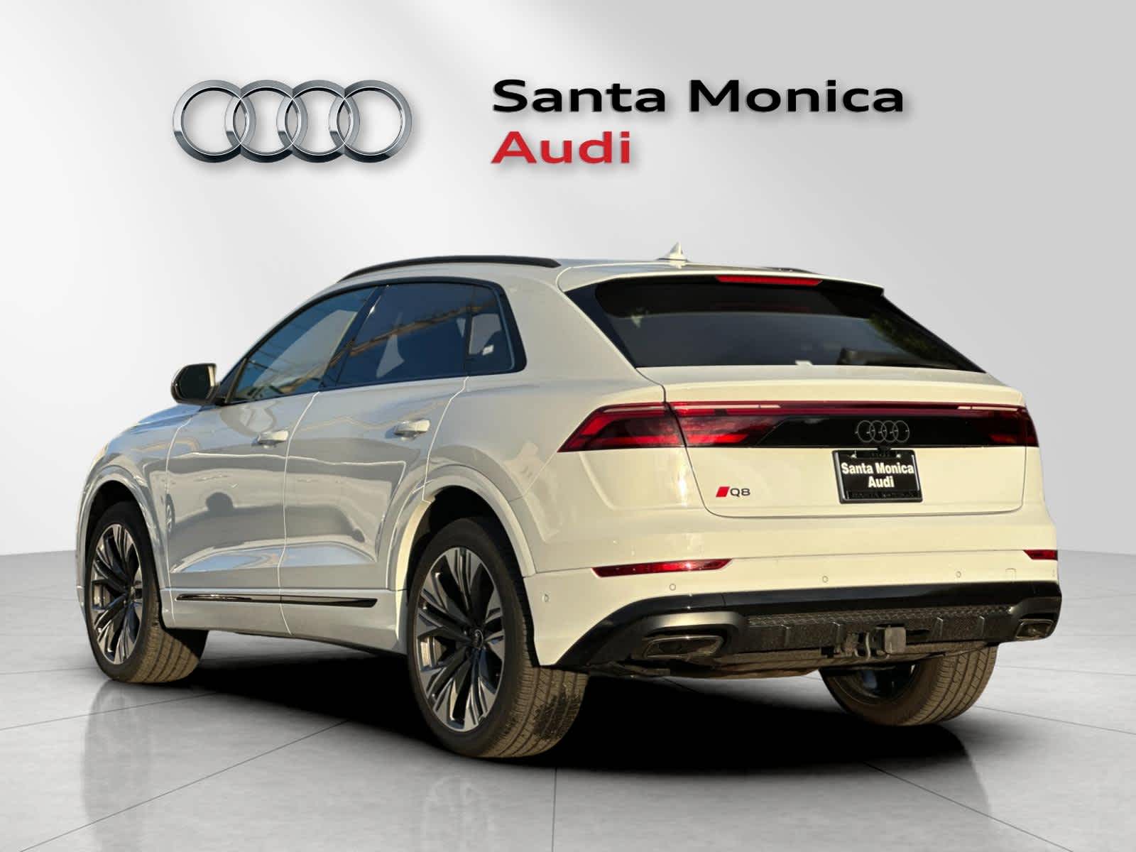 Thumbnail: 2025 Audi Q8 - 6