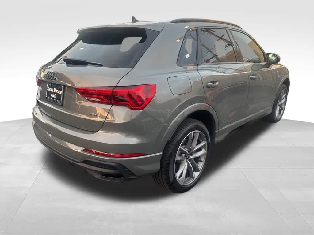 Thumbnail: 2024 Audi Q3 - 10