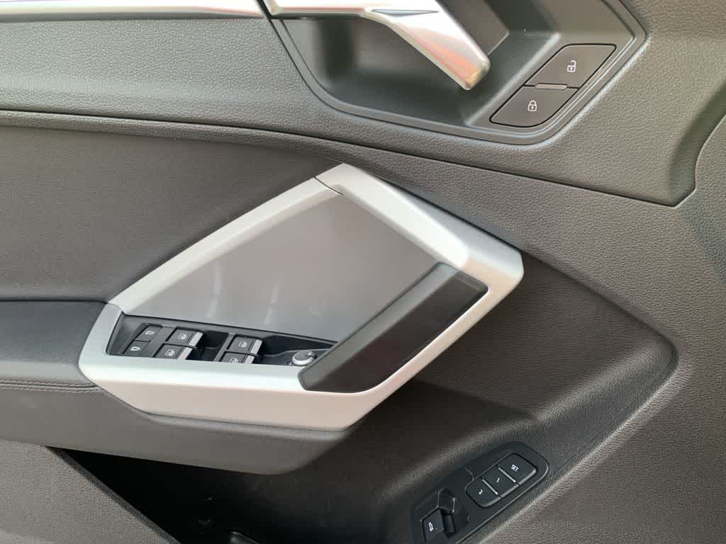 Thumbnail: 2023 Audi Q3 - 15