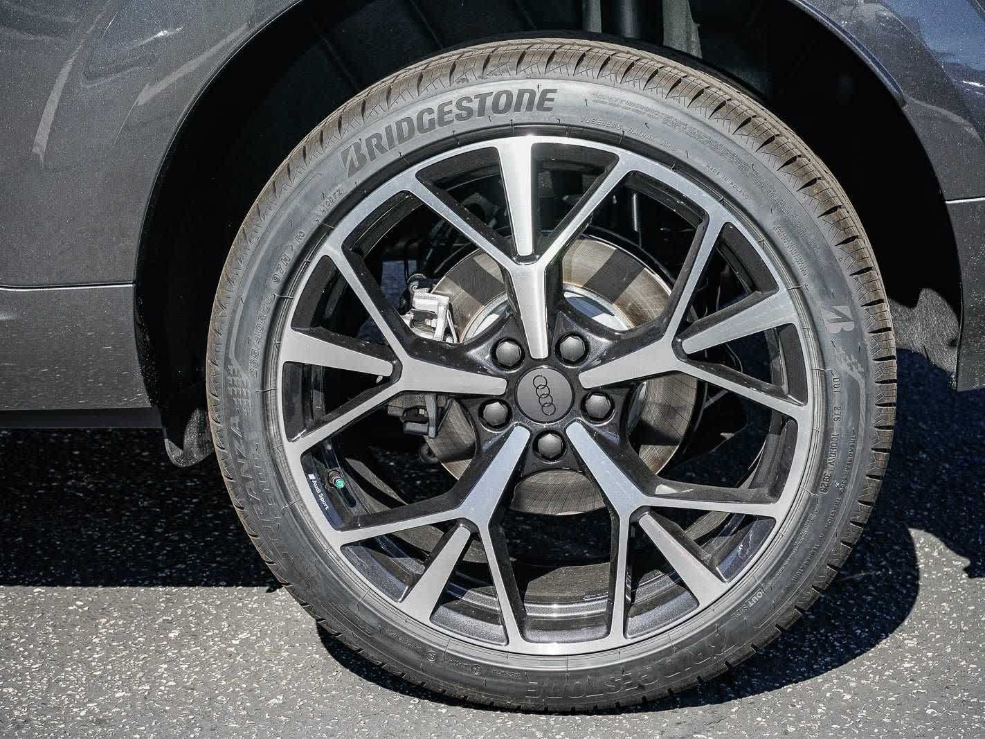 Thumbnail: 2026 Audi Q3 - 10