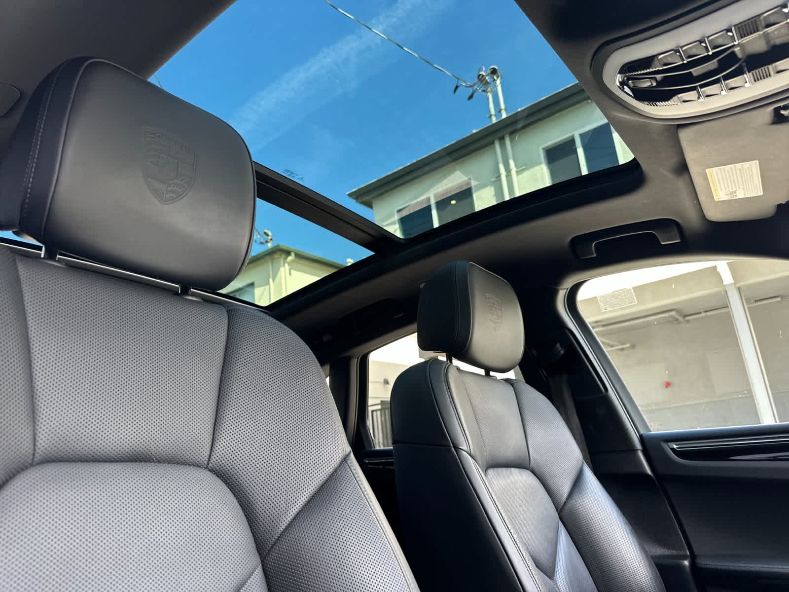 Thumbnail: 2022 Porsche Macan - 17