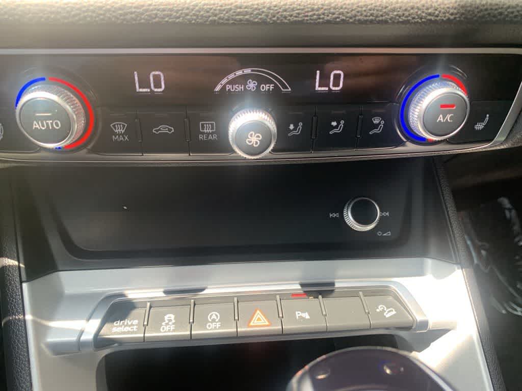 Thumbnail: 2022 Audi Q3 - 14