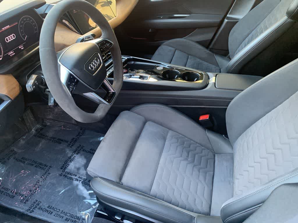 Thumbnail: 2023 Audi e-tron GT - 6