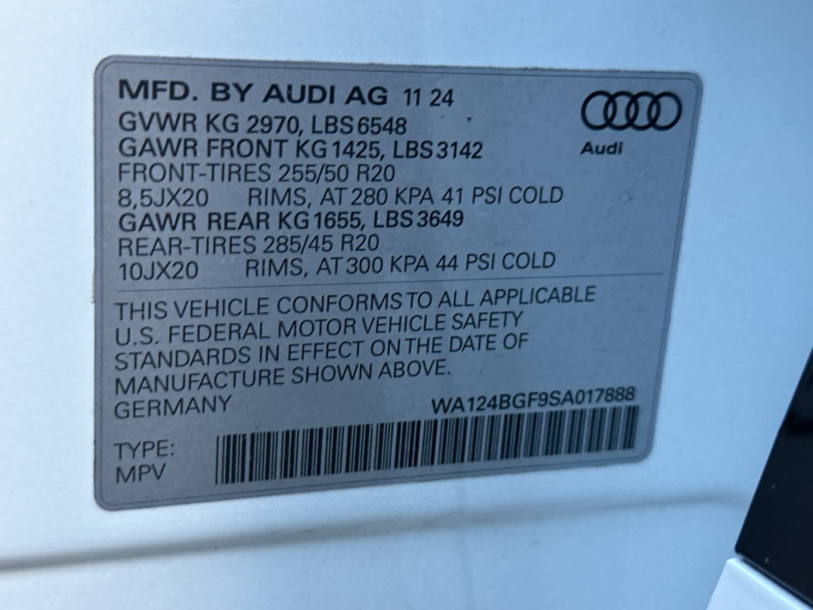 Thumbnail: 2025 Audi Q6 e-tron - 29