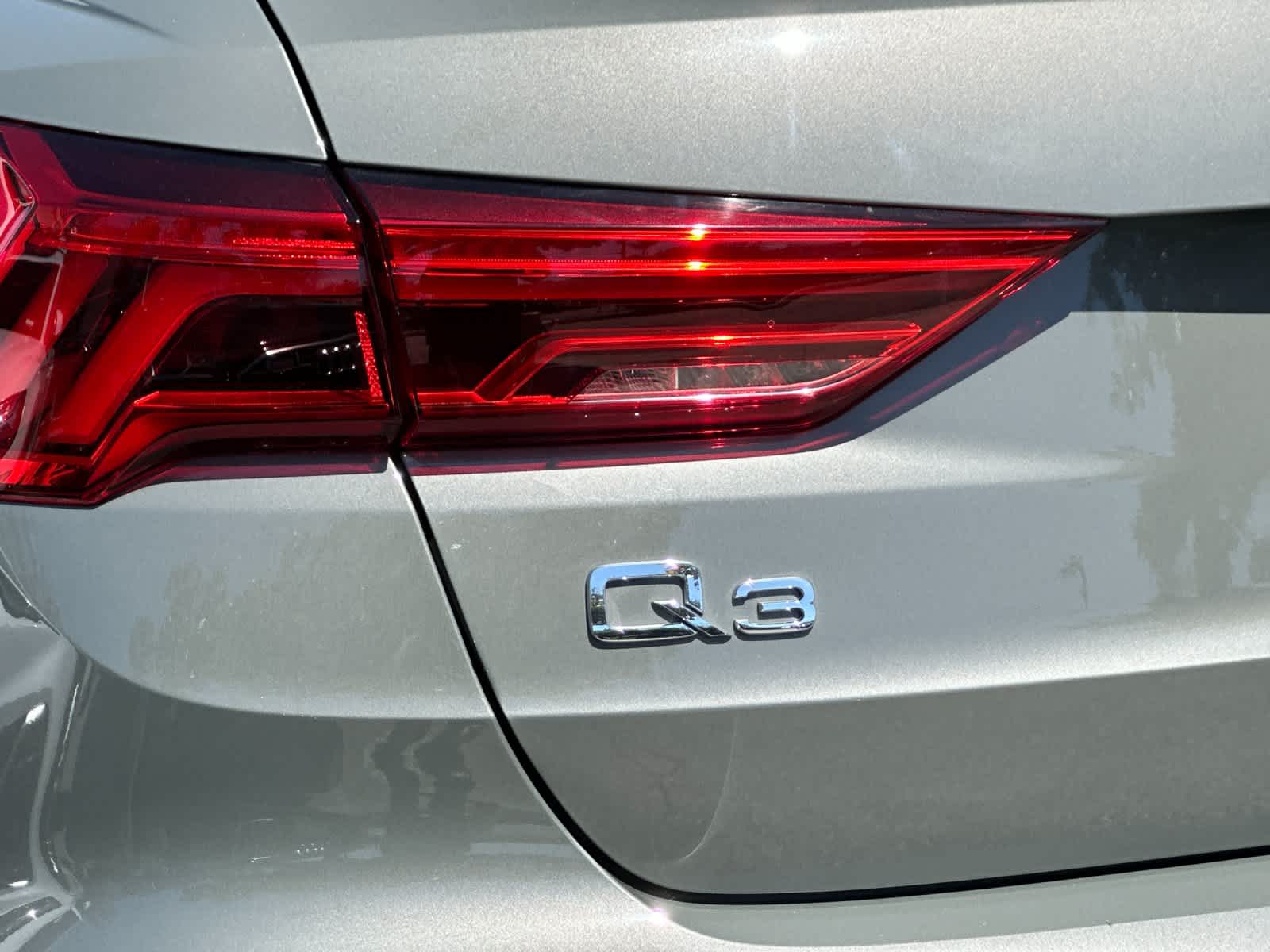 Thumbnail: 2023 Audi Q3 - 27