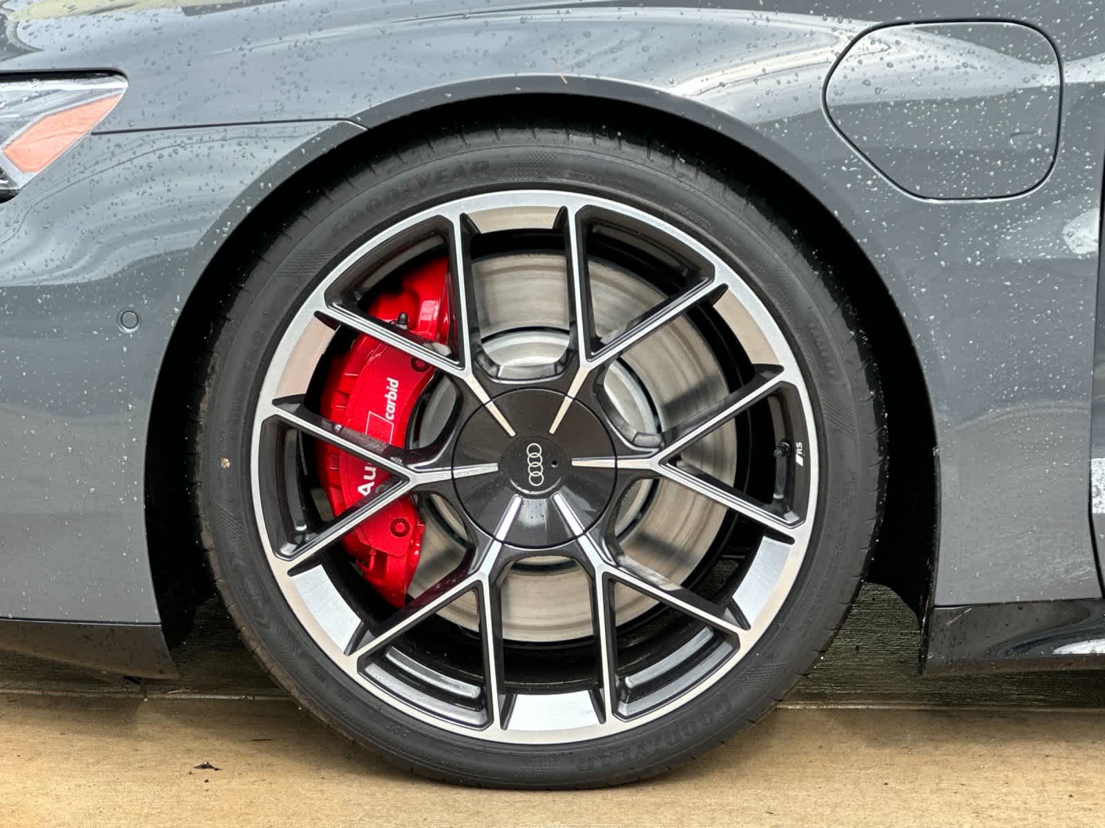 Thumbnail: 2026 Audi RS e-tron GT - 26