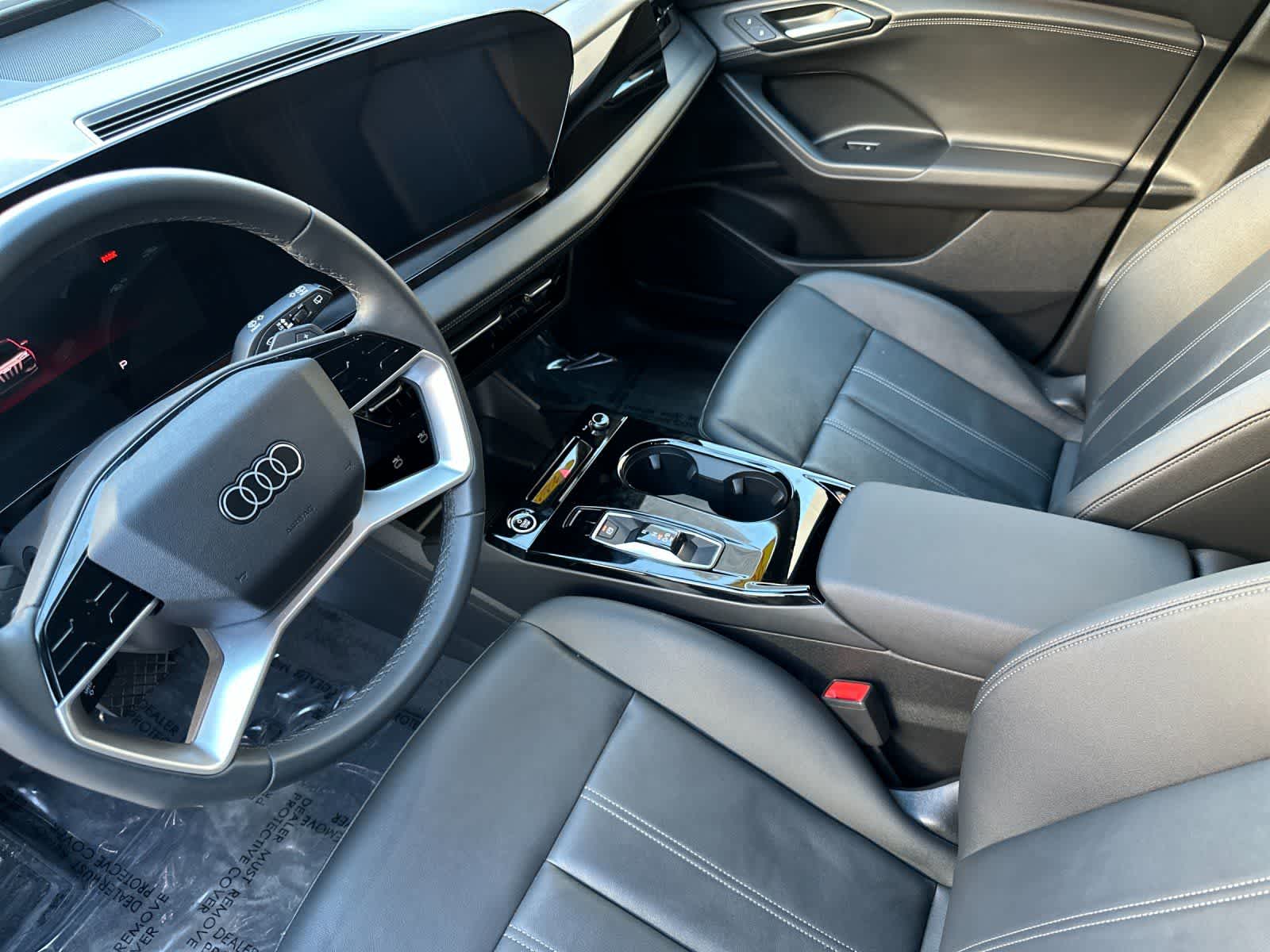 Thumbnail: 2025 Audi Q6 e-tron - 12