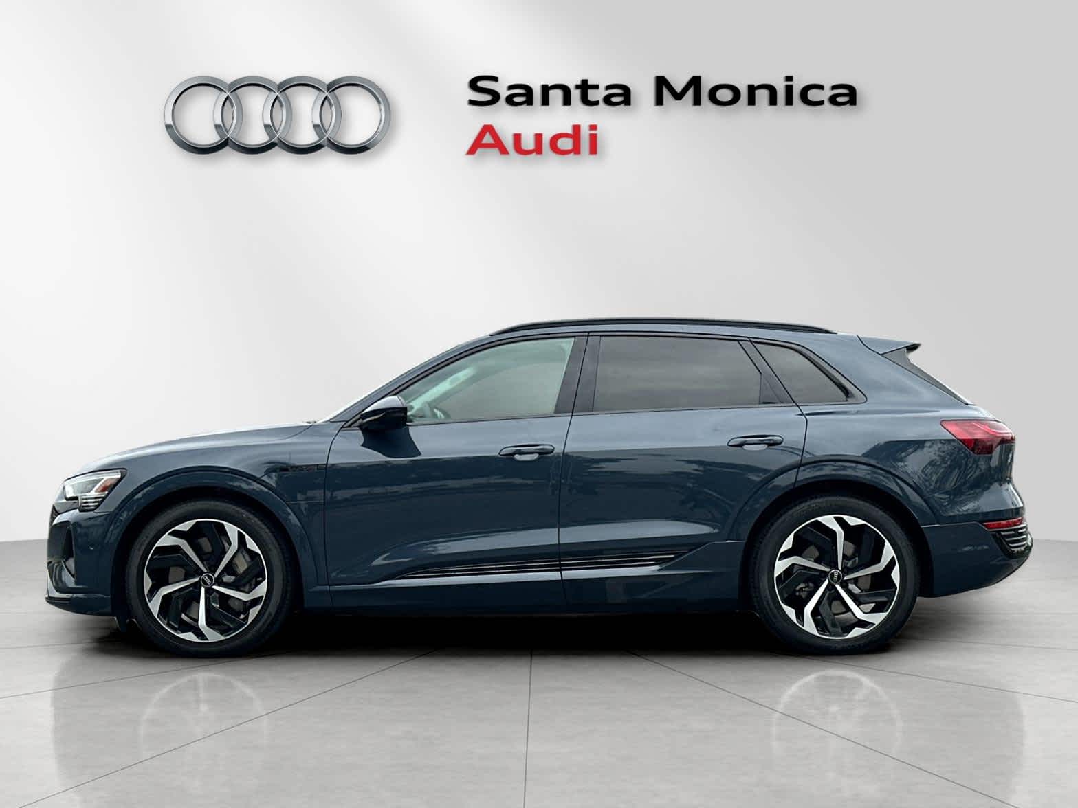 Thumbnail: 2024 Audi Q8 e-tron - 5