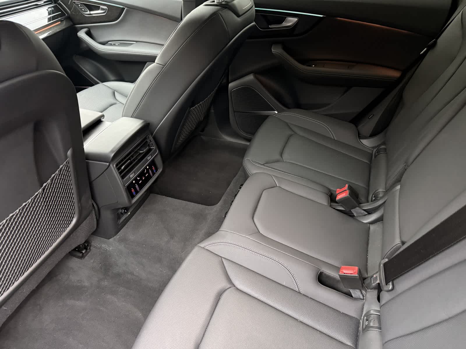 Thumbnail: 2025 Audi Q8 - 4