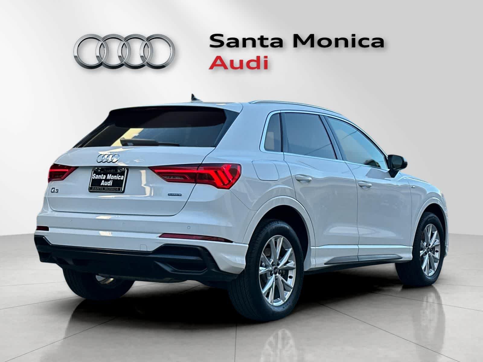 Thumbnail: 2022 Audi Q3 - 2