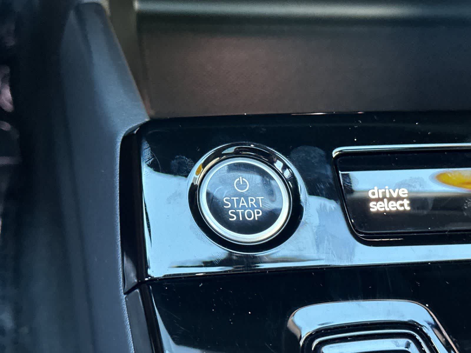 Thumbnail: 2025 Audi Q6 e-tron - 24