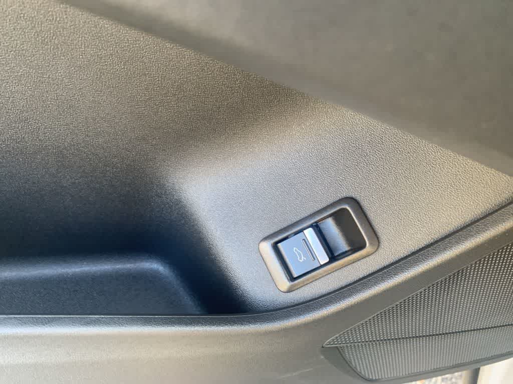 Thumbnail: 2023 Audi Q4 e-tron - 24