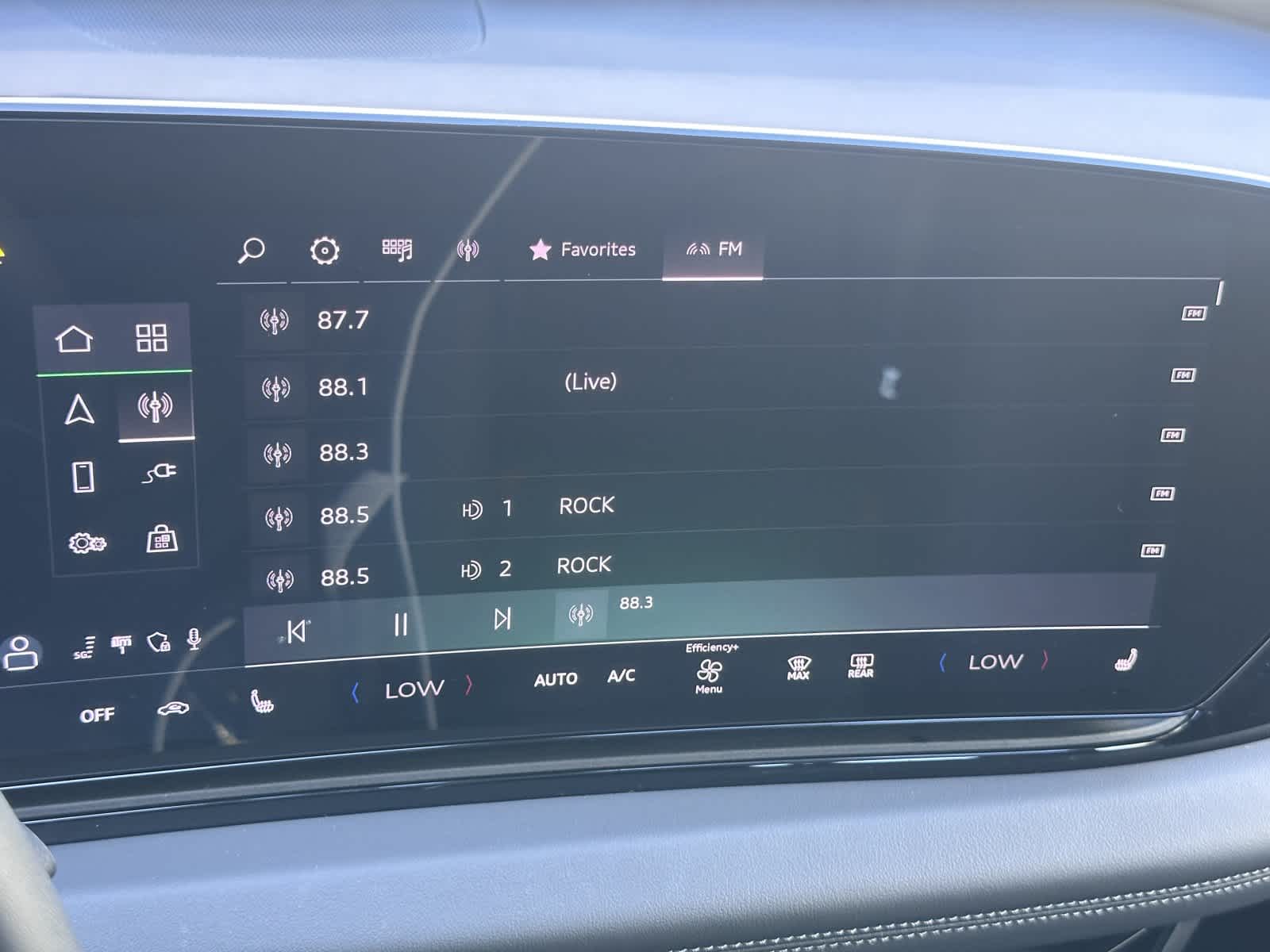 Thumbnail: 2025 Audi e-tron - 17