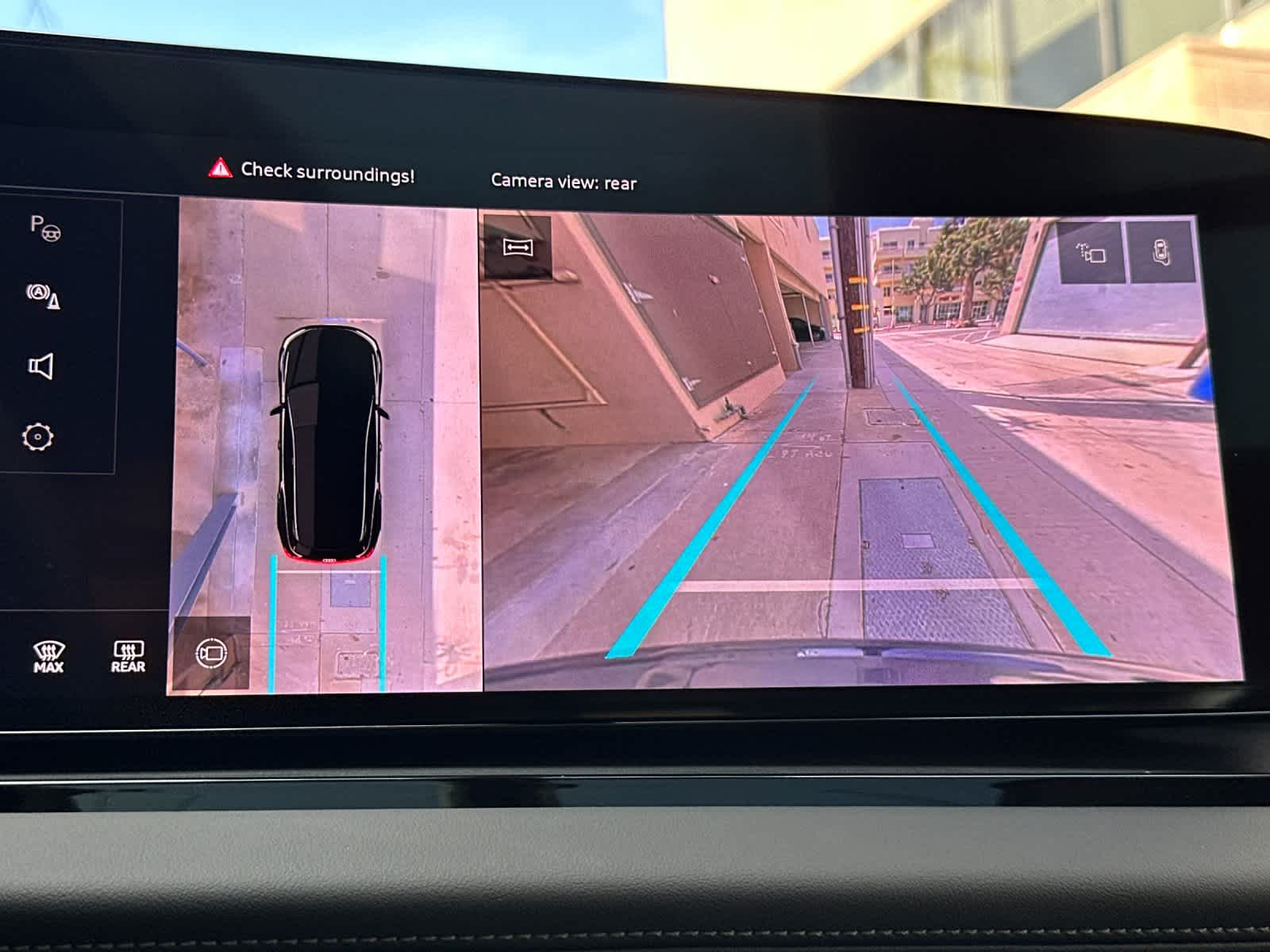 Thumbnail: 2025 Audi Q6 e-tron - 20