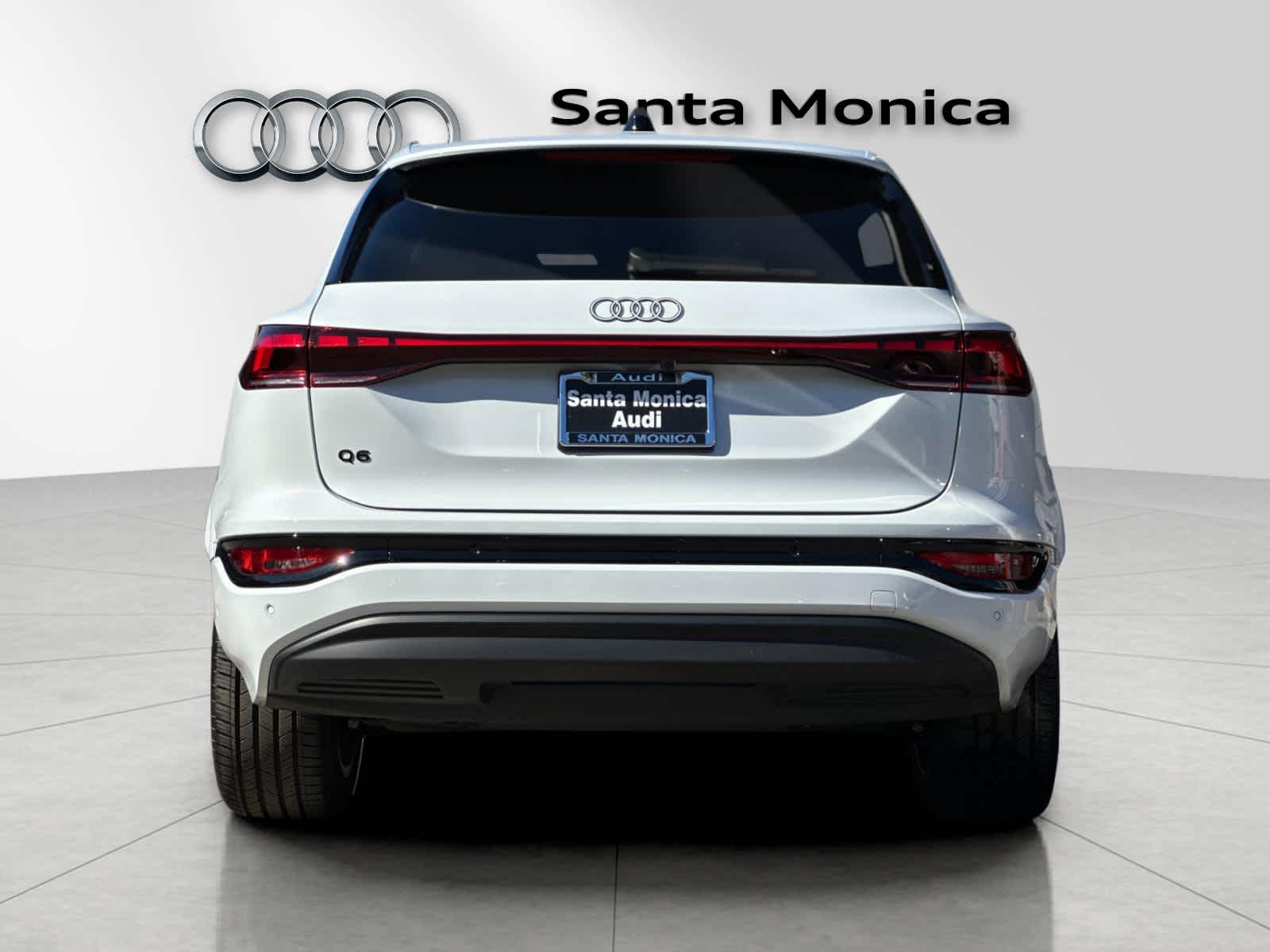 Thumbnail: 2025 Audi Q6 e-tron - 7