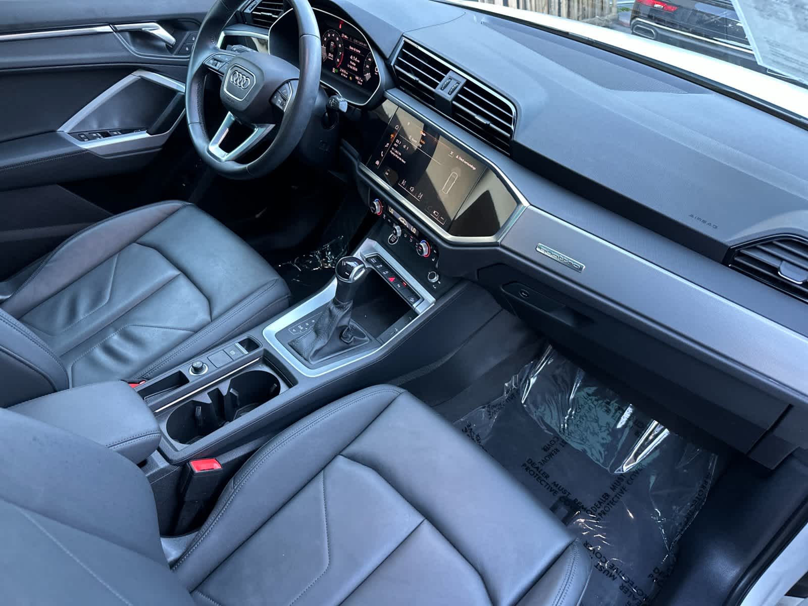 Thumbnail: 2023 Audi Q3 - 16