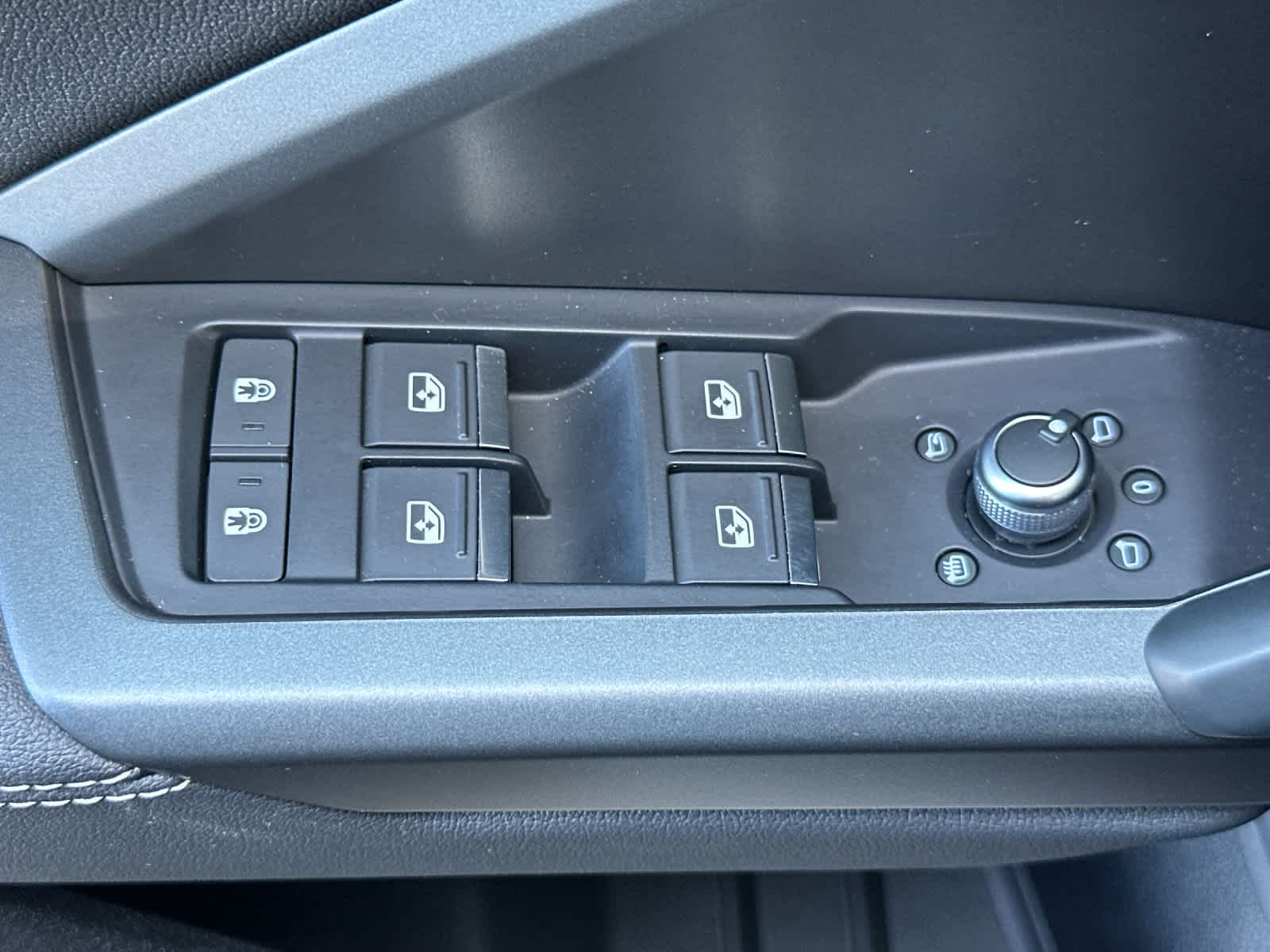 Thumbnail: 2023 Audi Q3 - 13