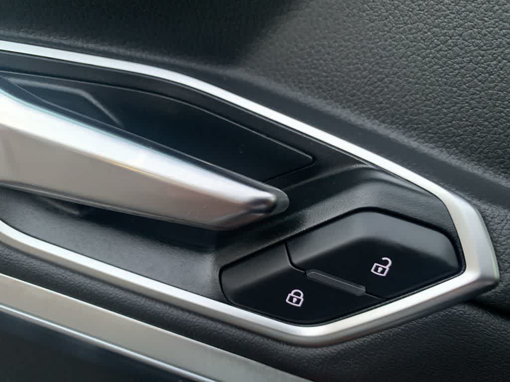 Thumbnail: 2024 Audi Q8 e-tron - 26