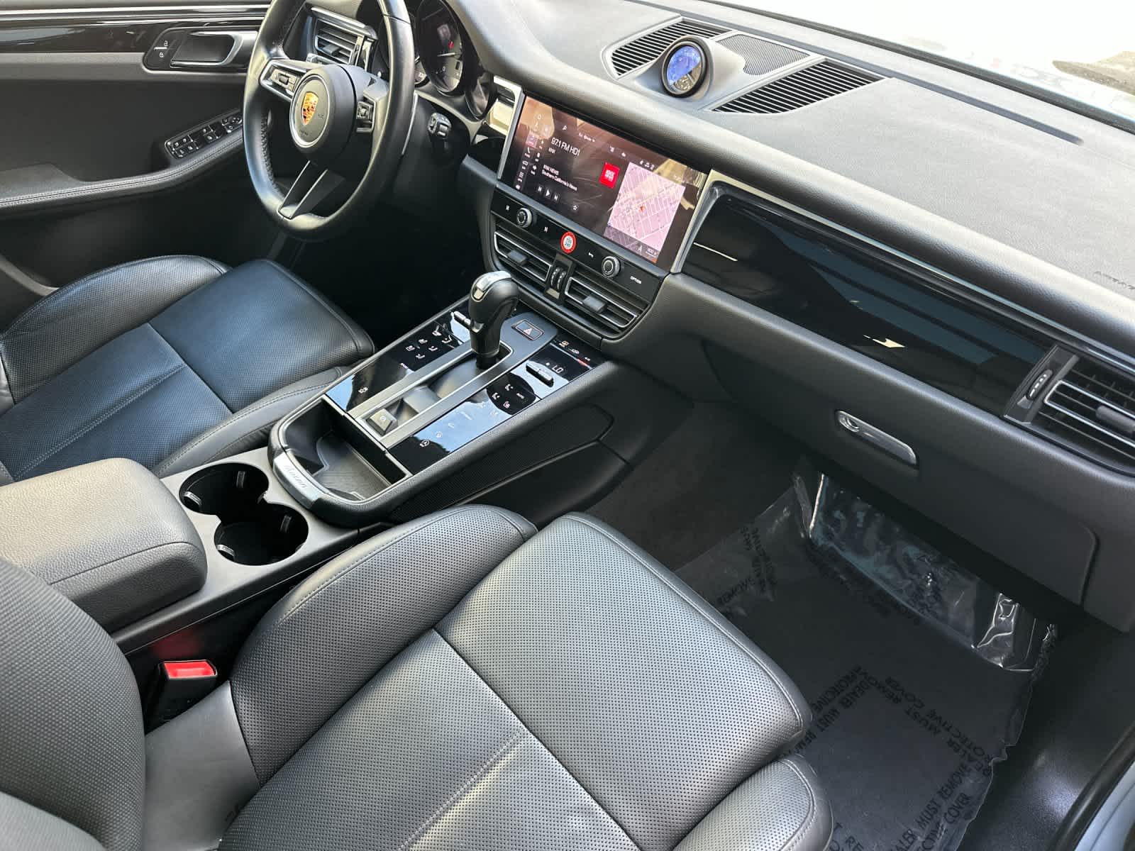 Thumbnail: 2022 Porsche Macan - 16