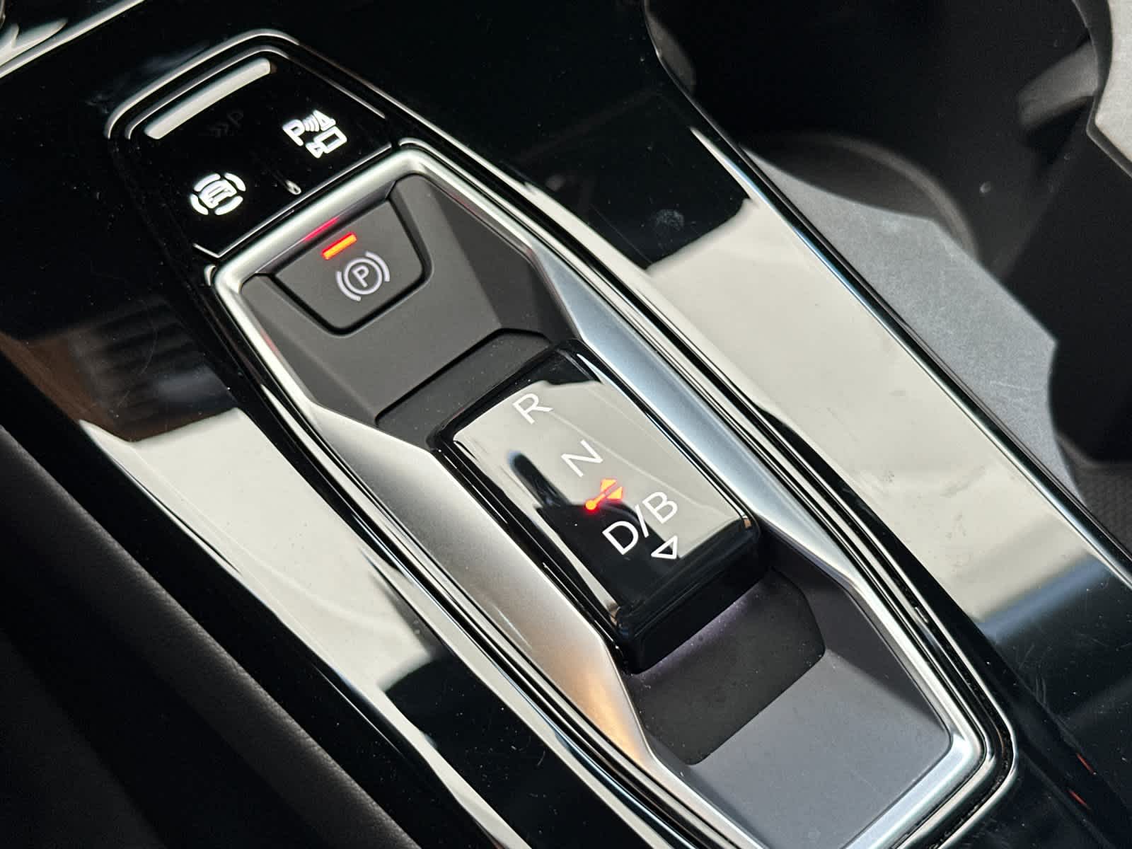 Thumbnail: 2025 Audi e-tron - 20