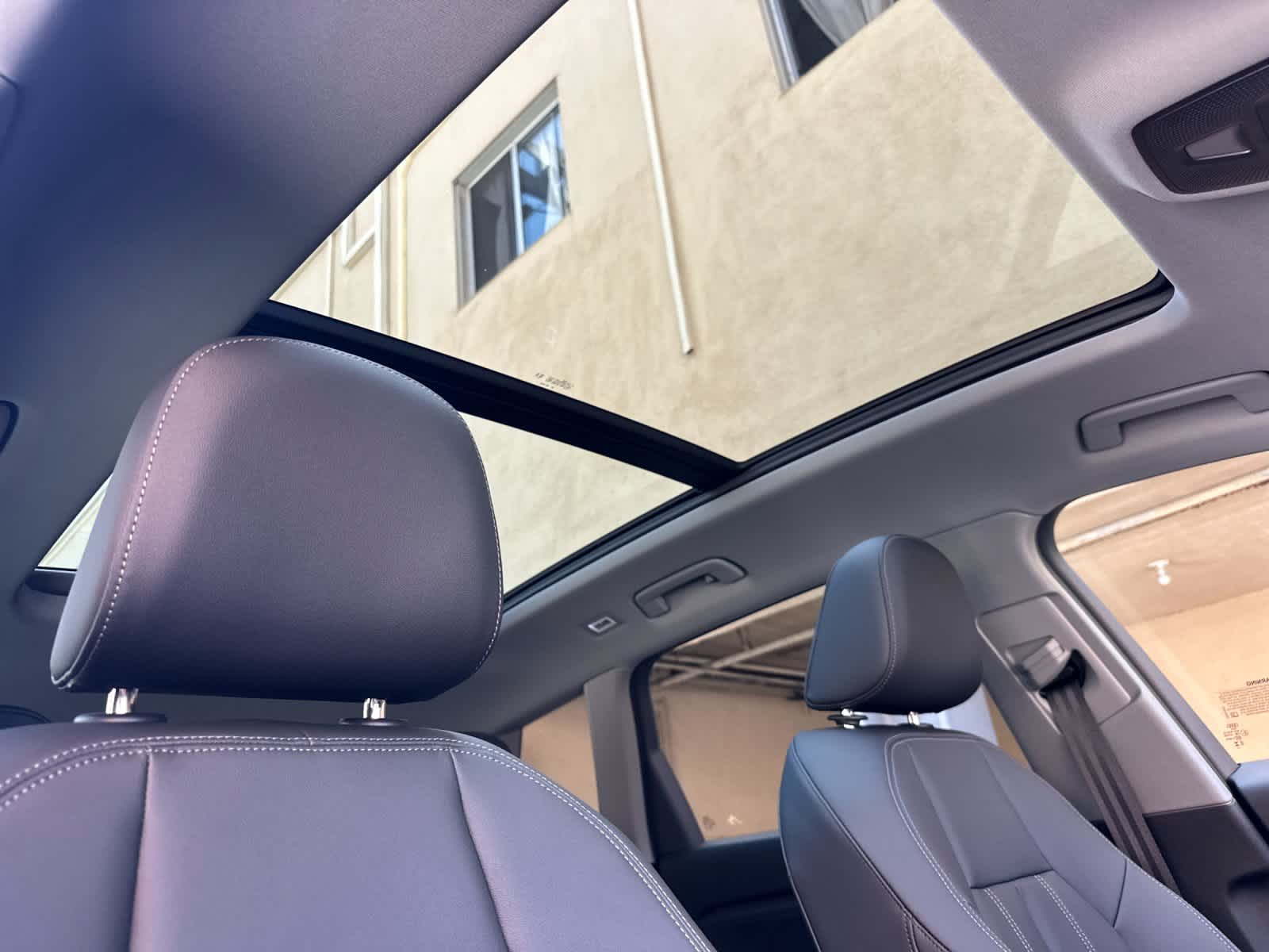 Thumbnail: 2025 Audi Q6 e-tron - 17