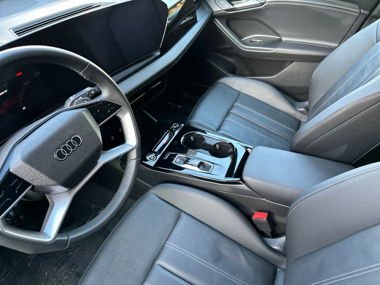 Thumbnail: 2025 Audi Q6 e-tron - 11