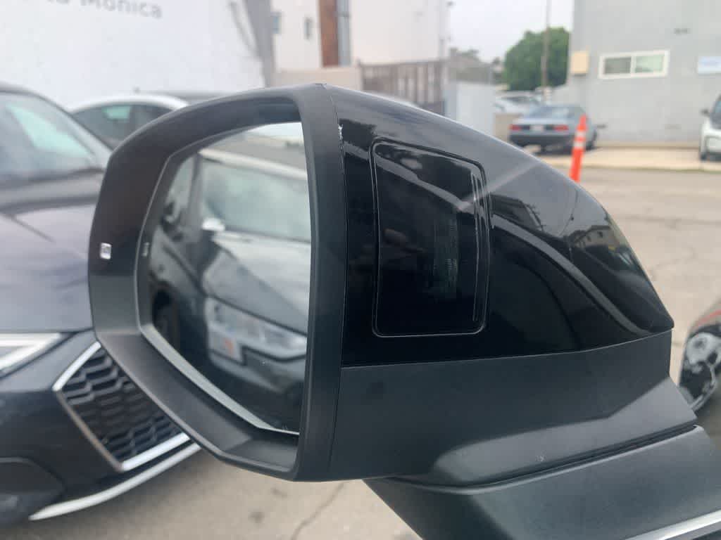 Thumbnail: 2022 Audi Q5 - 22