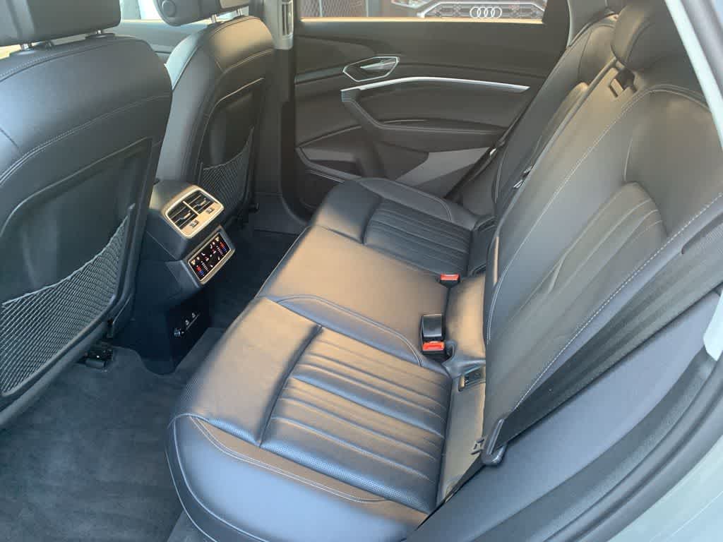 Thumbnail: 2024 Audi Q8 e-tron - 28