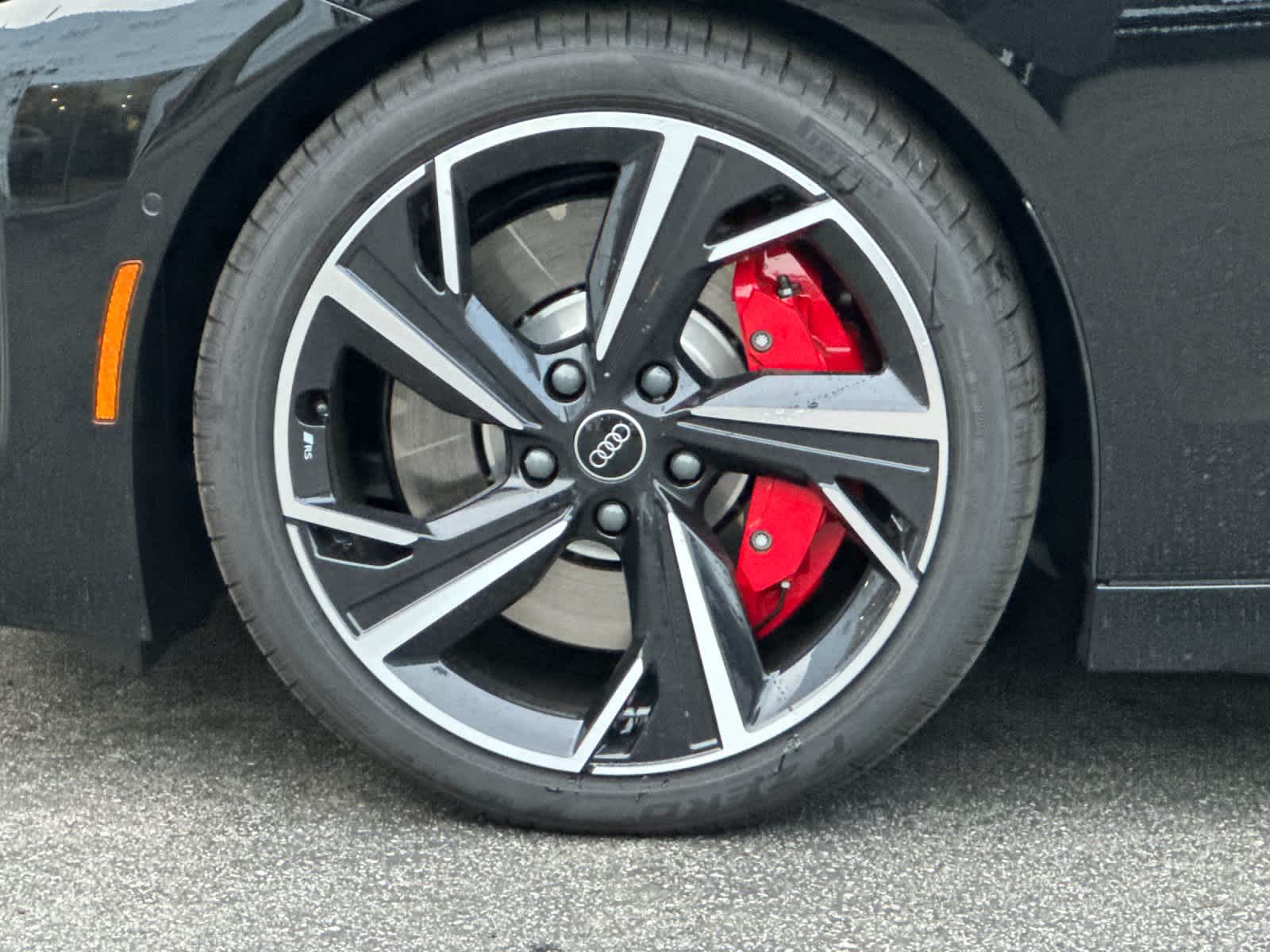 Thumbnail: 2025 Audi e-tron S - 25