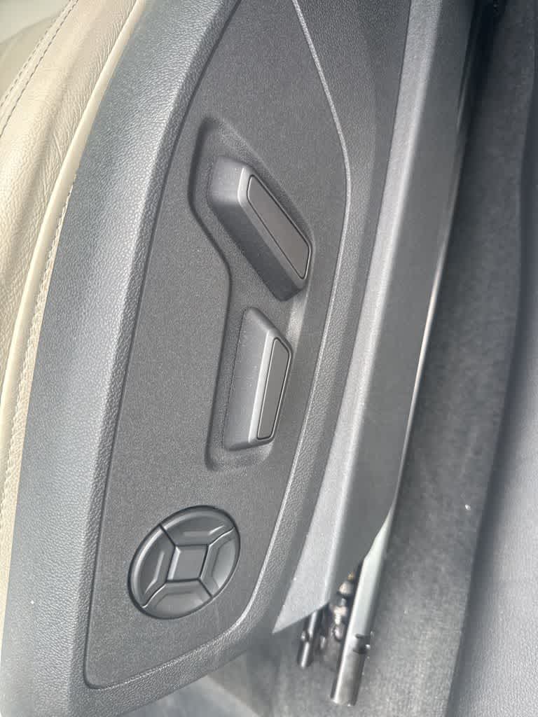 Thumbnail: 2024 Audi Q8 e-tron - 40