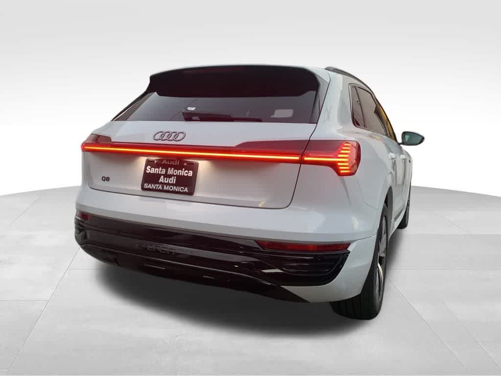 Thumbnail: 2024 Audi Q8 e-tron - 5