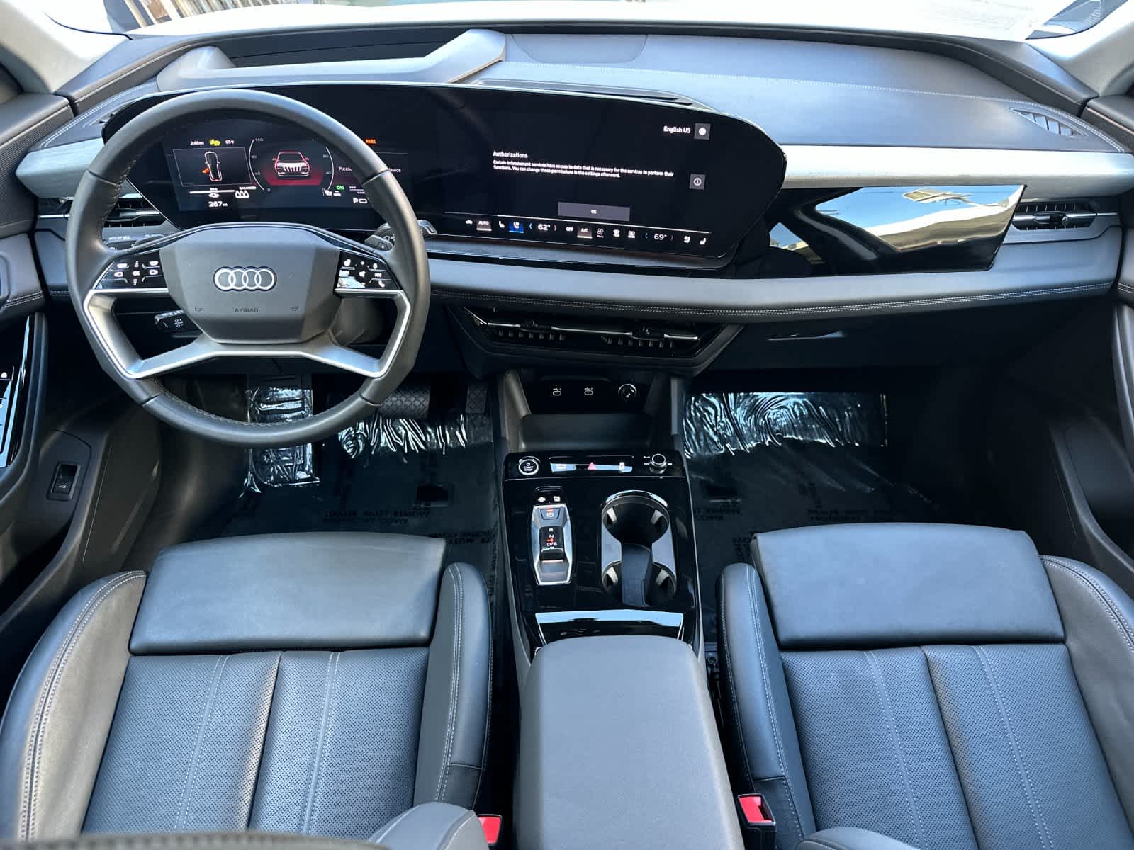 Thumbnail: 2025 Audi Q6 e-tron - 3