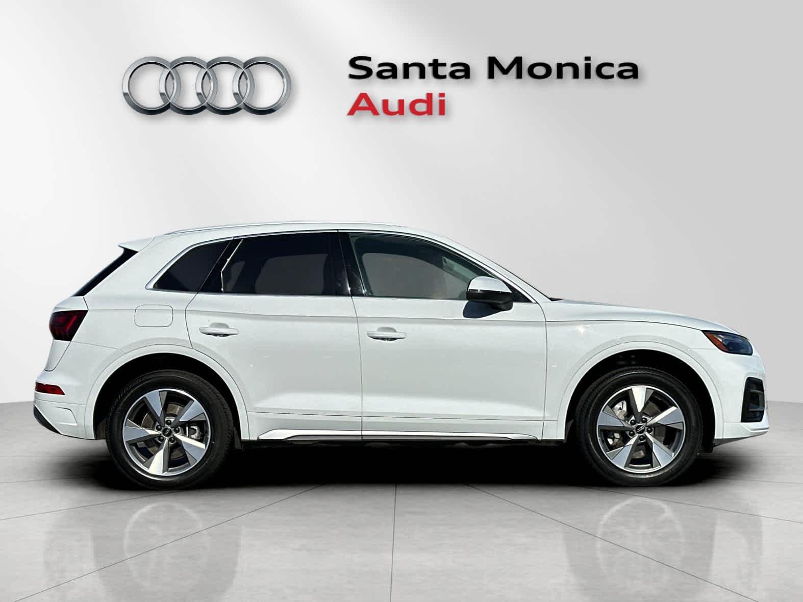 Thumbnail: 2023 Audi Q5 - 8