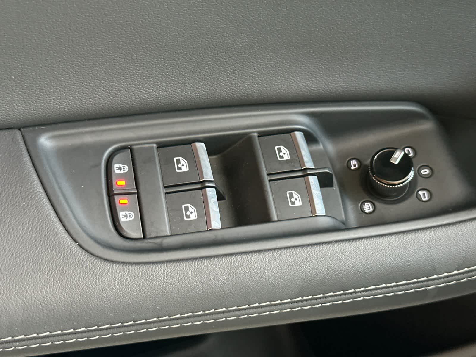 Thumbnail: 2025 Audi Q8 - 13